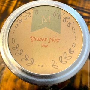 Amber noir candle